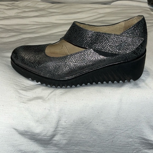 Fly London Mary Jane wedges - Picture 2 of 11